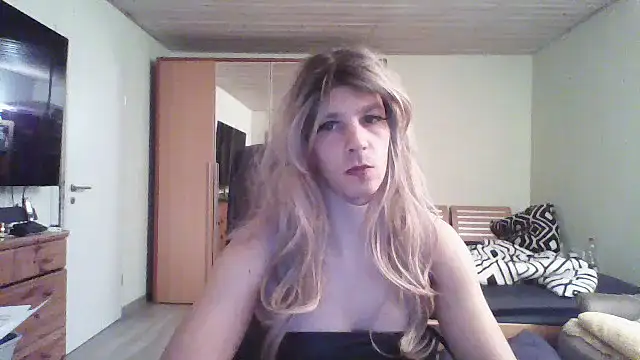 Kinky-Kristina online show from 10/03/25, 08:39