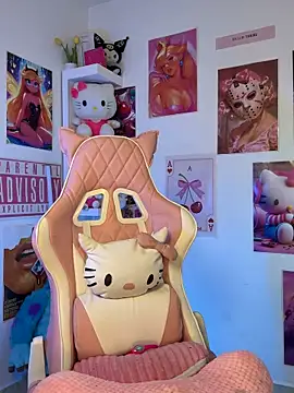 Snapshot of babylinsie chatting on 04/18/26, 06:28 babylinsie online show from 04/18/26, 06:28