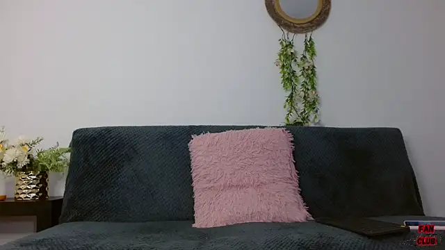 Snapshot of Kendal_Mosk chatting on 11/27/25, 02:30 Kendal Mosk online show from 11/27/25, 02:30