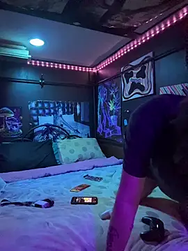 Snapshot of Stonermama666420 chatting on 01/16/26, 05:33 Stonermama666420 online show from 01/16/26, 05:33