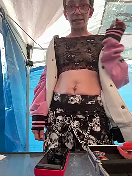 Snapshot of Stonermama666420 chatting on 01/17/26, 11:41 Stonermama666420 online show from 01/17/26, 11:41