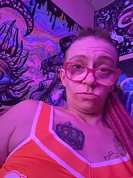 Snapshot of Stonermama666420 chatting on 02/14/26, 04:31 Stonermama666420 online show from 02/14/26, 04:31