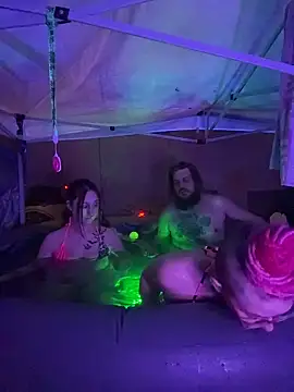 Snapshot of Stonermama666420 chatting on 02/16/26, 02:51 Stonermama666420 online show from 02/16/26, 02:51