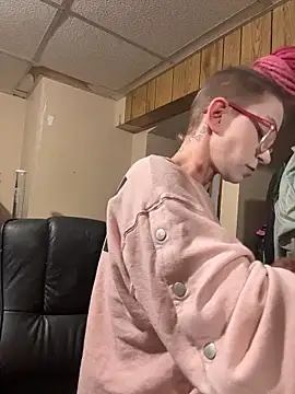 Snapshot of Stonermama666420 chatting on 03/16/26, 03:23 Stonermama666420 online show from 03/16/26, 03:23