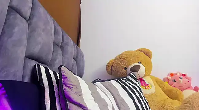 Snapshot of bunny_1922 chatting on 01/08/25, 05:16 bunny 1922 online show from 01/08/25, 05:16