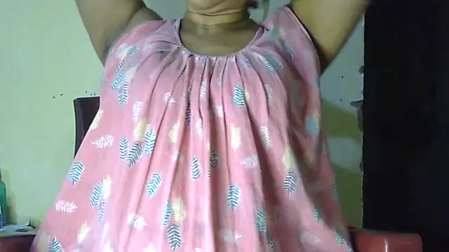 Snapshot of Suhana-sapna chatting on 09/29/25, 06:35 Suhana-sapna online show from 09/29/25, 06:35