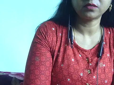 Snapshot of Suhana-sapna chatting on 12/17/25, 05:35 Suhana-sapna online show from 12/17/25, 05:35