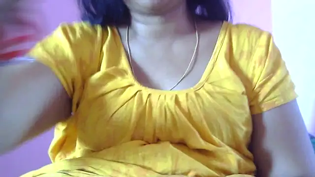 Snapshot of Suhana-sapna chatting on 02/20/26, 06:37 Suhana-sapna online show from 02/20/26, 06:37