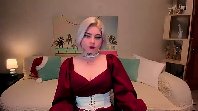 Snapshot of NikaRocks chatting on 12/17/24, 05:36 NikaRocks online show from 12/17/24, 05:36