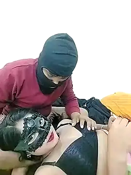 Snapshot of ascuple chatting on 02/18/25, 10:36 ascuple online show from 02/18/25, 10:36