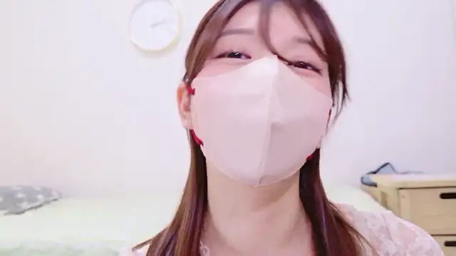 Snapshot of Runarunapi chatting on 11/14/25, 12:48 Runarunapi online show from 11/14/25, 12:48