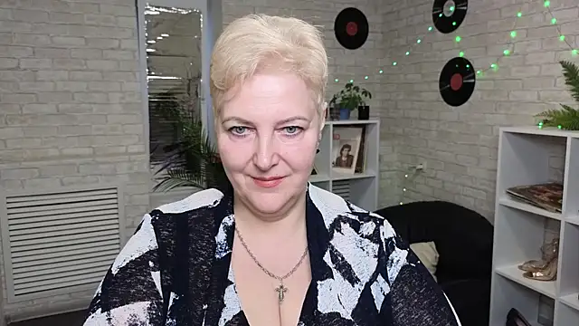 Sandra Snow online show from 12/22/24, 07:00