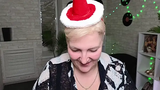 Sandra Snow online show from 12/24/24, 09:44