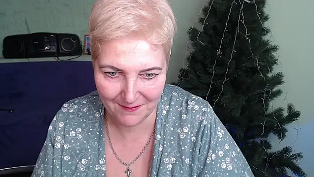 Sandra Snow online show from 12/27/24, 01:11