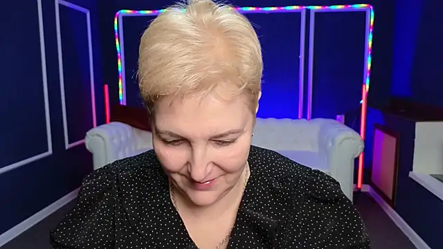 Sandra Snow online show from 12/27/24, 03:26