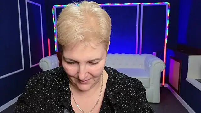 Sandra Snow online show from 12/27/24, 09:43