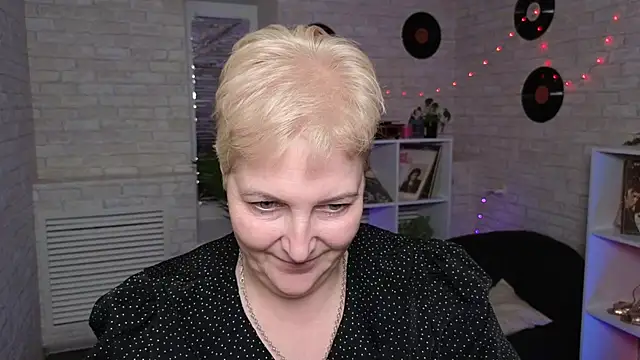 Sandra Snow online show from 12/29/24, 08:04