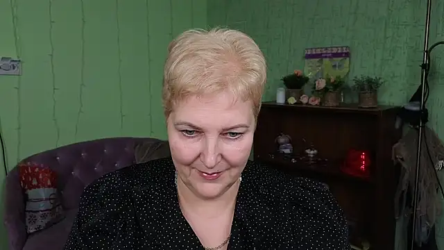 Sandra Snow online show from 01/06/25, 02:36