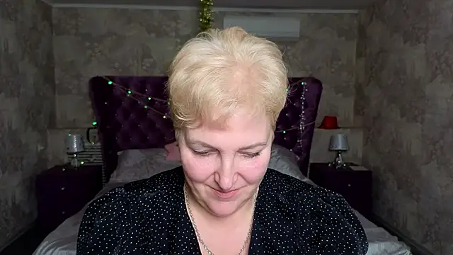Sandra Snow online show from 01/17/25, 02:18