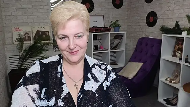Sandra Snow online show from 01/26/25, 08:02