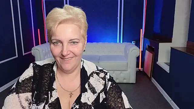 Sandra Snow online show from 01/27/25, 08:28