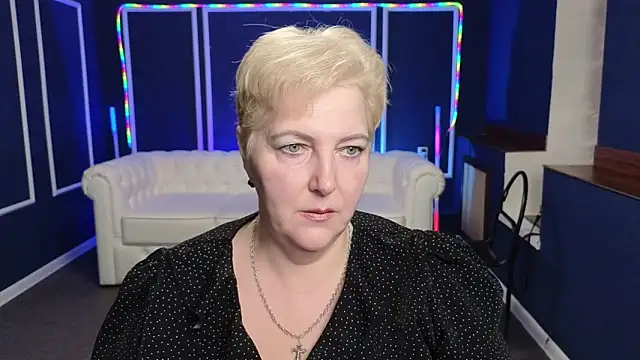 Sandra Snow online show from 02/02/25, 02:24