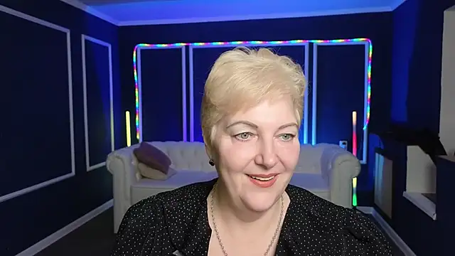 Sandra Snow online show from 02/06/25, 02:26