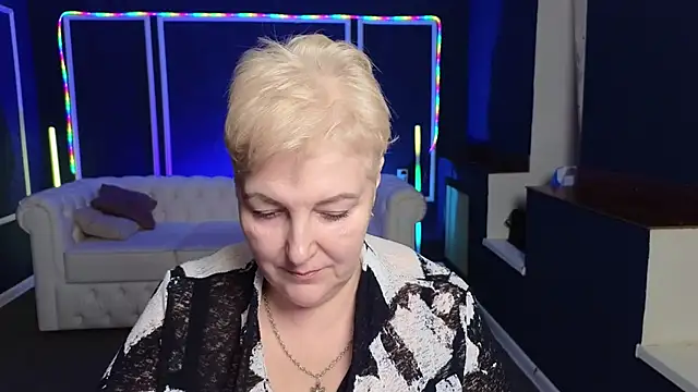 Sandra Snow online show from 02/08/25, 02:27