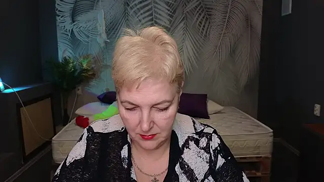 Sandra Snow online show from 02/09/25, 02:29