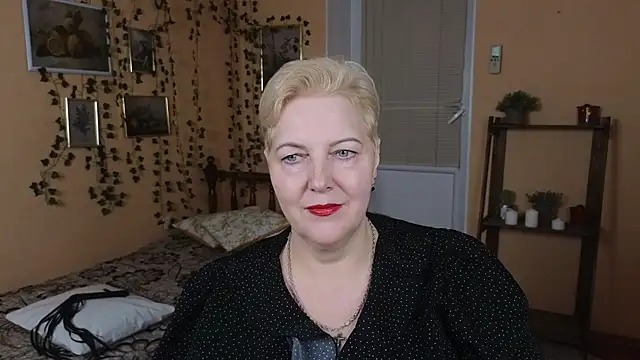 Sandra Snow online show from 02/11/25, 06:22