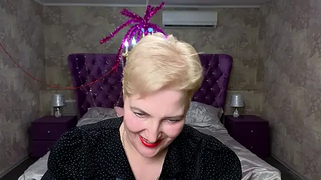 Sandra Snow online show from 02/12/25, 08:18