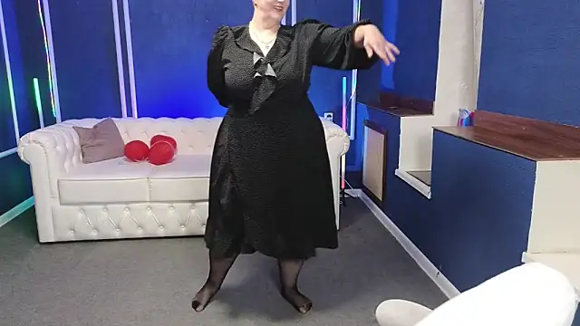 Sandra Snow online show from 02/18/25, 06:26