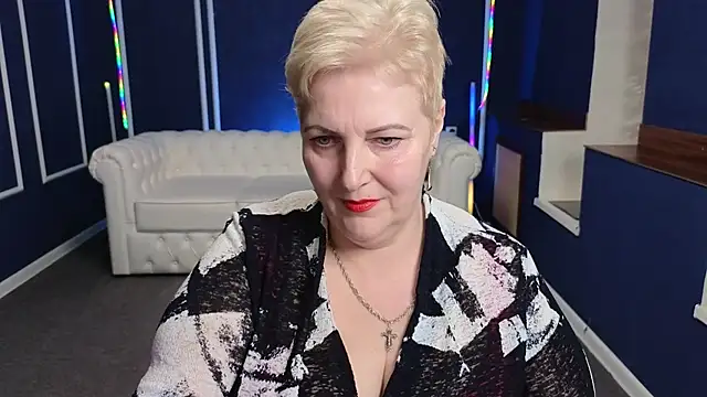 Sandra Snow online show from 02/22/25, 02:19