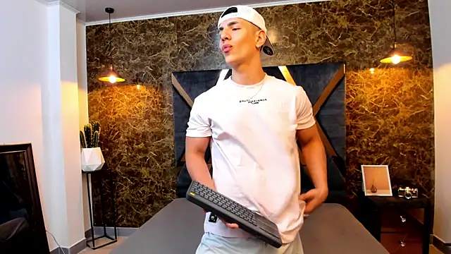 Flynn Riider online show from 01/17/25, 11:27