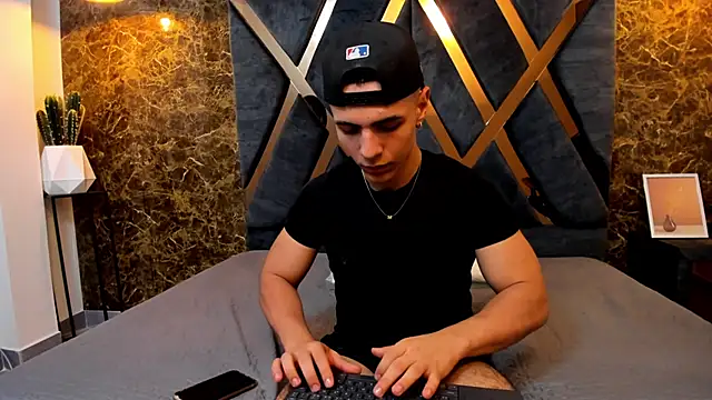 Flynn Riider online show from 01/21/25, 02:26