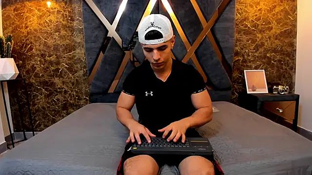 Flynn Riider online show from 01/22/25, 02:24