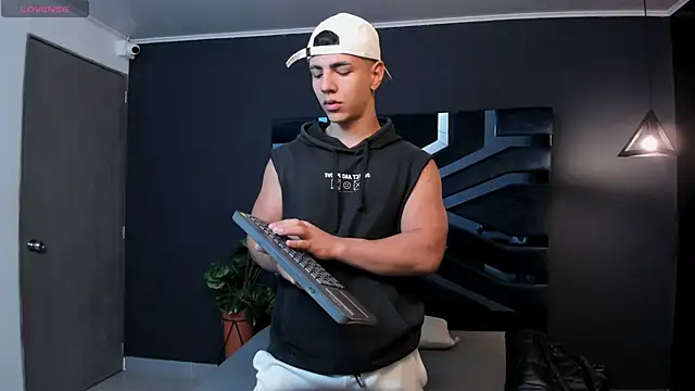 Flynn Riider online show from 03/10/25, 11:10