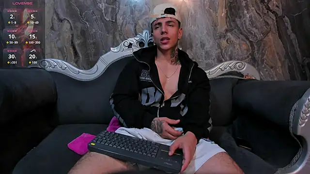 Flynn Riider online show from 09/18/25, 03:03