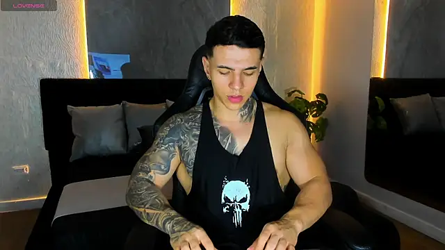 Flynn Riider online show from 06/17/26, 05:47