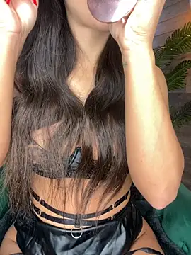 Nicole Diva online show from 10/17/25, 06:05