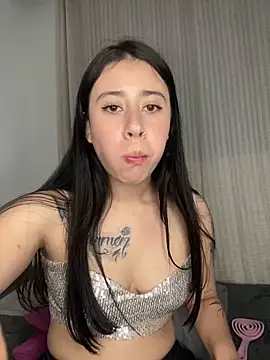 Snapshot of Zoee_t chatting on 03/07/25, 02:25 Zoee t online show from 03/07/25, 02:25