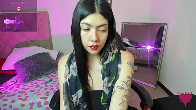 Aurora Hotson online show from 01/17/25, 04:06