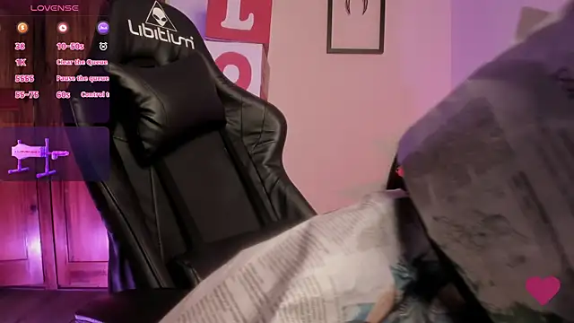 Aurora Hotson online show from 02/02/25, 04:26