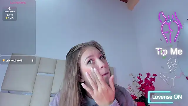 HaleyAmaya online show from 11/30/25, 12:20