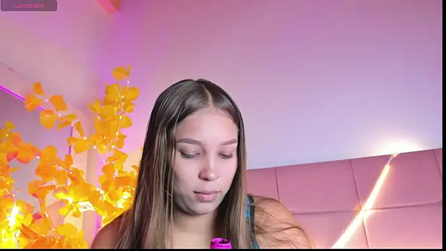 Snapshot of HaleyAmaya chatting on 04/20/26, 10:55 HaleyAmaya online show from 04/20/26, 10:55