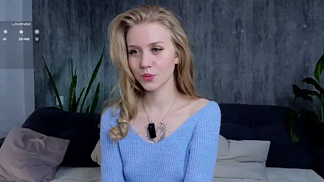 Snapshot of WiloneEsse chatting on 02/11/25, 01:10 WiloneEsse online show from 02/11/25, 01:10