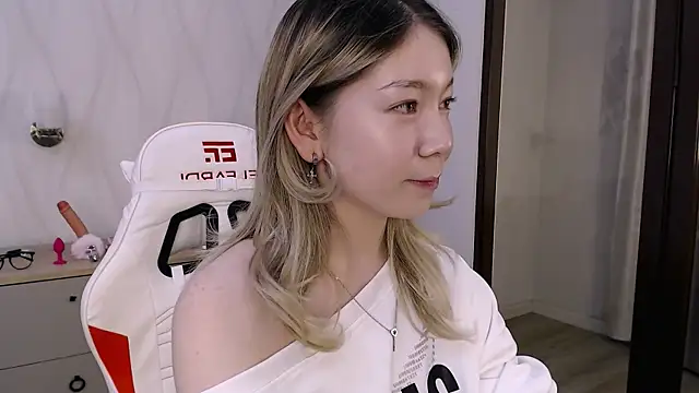 Snapshot of Babby_Rabbit chatting on 09/09/25, 04:39 Babby Rabbit online show from 09/09/25, 04:39