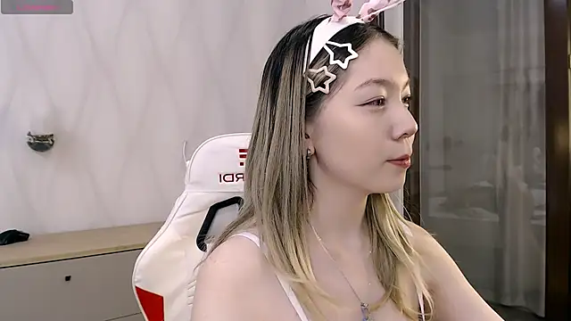 Snapshot of Babby_Rabbit chatting on 10/16/25, 07:48 Babby Rabbit online show from 10/16/25, 07:48