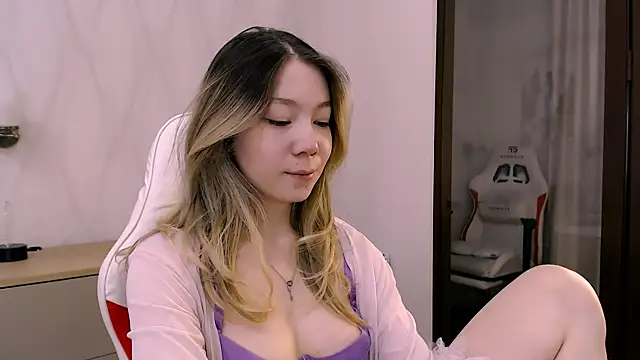 Babby Rabbit online show from 11/11/25, 01:55