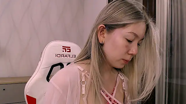 Babby Rabbit online show from 12/19/25, 02:35